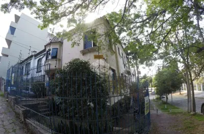 Casa com 3 quartos à venda na Avenida Taquara, 20, Petrópolis, Porto Alegre
