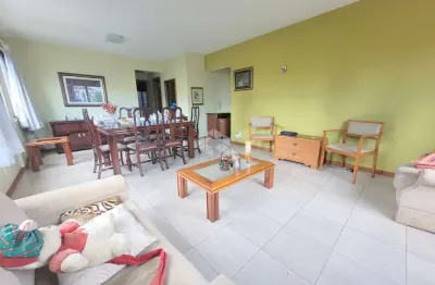 Apartamento com planta diferenciada, amplo 88m², localização mais desejada do bairro petrópolis!