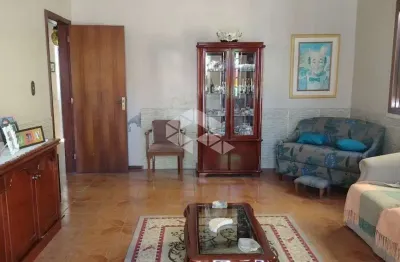 Casa a venda no bairro cavalhada, terreno de 12,50 x 25