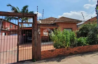 Casa com 3 quartos à venda na Rua Dona Margarida, 711, Navegantes, Porto Alegre