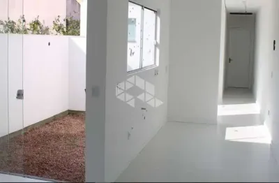 Casa nova, com 2 suítes, 79 m2, com um belo acabamento!