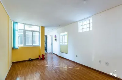 Grande sala comercial com ótima localização, na andaradas,  próximo a praça anes dias