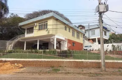 Credito real vende casa toda reformada com 03 dormitórios