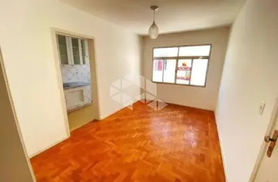 Apartamento de 1 dormitório, mobiliado, com 42m², silencioso, sol da manhã, na cidade baixa