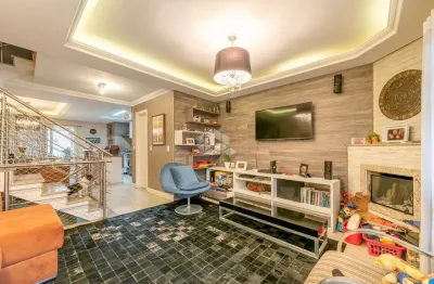 Casa com  157 m², com 3 dormitórios sendo 1 suíte em Porto Alegre Rs