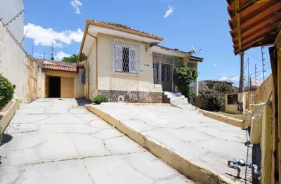Cada térrea com 2 dormitórios 3 vagas 124 m², bairro glória - porto alegre