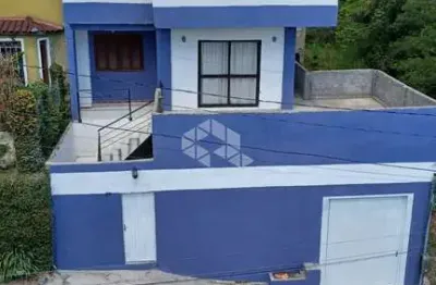 Casa em condomínio fechado, 4 dormitórios, 4 vagas, bairro cavalhada em porto alegre.