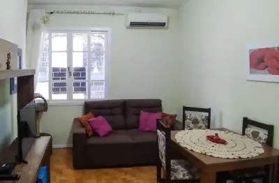 Apartamento térreo elevado, 2 dormitórios,, 59 m², no centro histórico - porto alegre