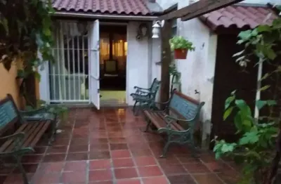 Casa com 5 quartos à venda na Rua Bernardo Pires, 486, Santana, Porto Alegre