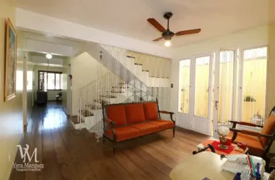 Casa com  332m2, com 4 dorm. no bairro santo antonio