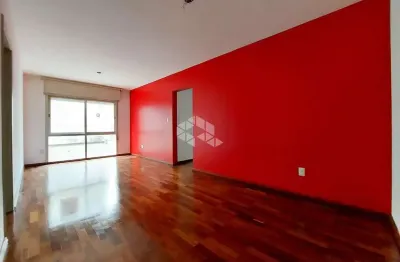 Apartamento de 2 dormitórios no bairro petrópolis. imóvel com 80m² de área útil