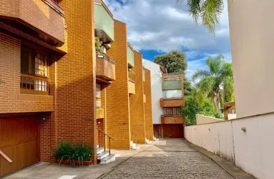 Casa em condomínio fechado com 4 quartos à venda na Rua Monte Alverne, 65, Chácara das Pedras, Porto Alegre