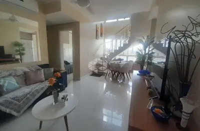 Cobertura mobiliada de 113,63m² com 2d, 1 suíte, 3 banheiros, vaga dupla no bairro medianeira