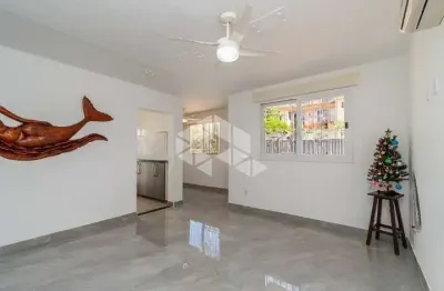 Casa com 3 quartos à venda na Rua Ângelo Crivellaro, 359, Jardim do Salso, Porto Alegre