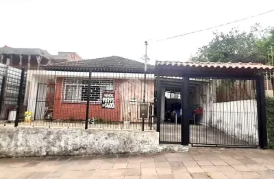 Casa 03 dormitórios, bairro partenon com vaga de garagem