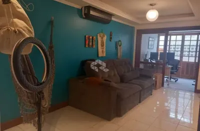 Apartamento 2 dormitórios térreo com 2 vagas no jardim botânico.