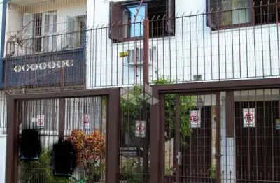 Casa com 3 quartos à venda na Rua Giordano Bruno, 69, Rio Branco, Porto Alegre