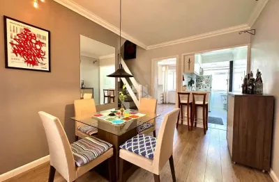 Cobertura 2 dormitórios, sendo uma suíte, 1 vaga de garagem coberta e escriturada  no bairro jardim botânico.