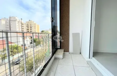 Apartamento 02 dormitórios com sacada e totalmente reformado