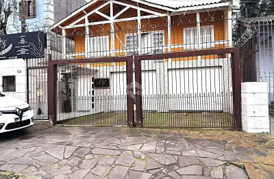 Casa à venda - 3 dormitórios com suíte, piscina e espaço gourmet