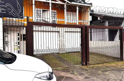 Casa à venda - 3 dormitórios com suíte, piscina e espaço gourmet