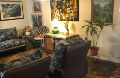 Sobrado com 317m² e 3 quartos à venda no bairro santa cecília.