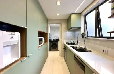 Apartamento 2 dormitórios, 1 suite, com 1 vaga, reformado e semi mobiliado no bairro petrópolis em porto alegre