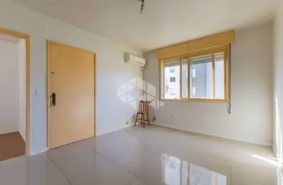 Apartamento de dois dormitórios com uma vaga de garagem coberta e escriturada, próximo Zaffari Ipiranga