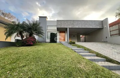Casa semimobiliada 03 dormitórios e piscina em condomínio fechado