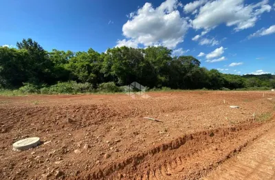 Terreno em residencial com acesso controlado em linha santa cruz