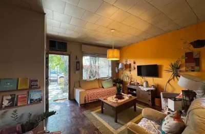 Casa com 4 dormitórios no bairro universitário! pertinho da unisc!