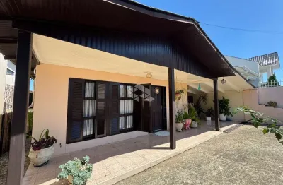 Casa com 3 quartos à venda na Padre José Belser, 641, Arroio Grande, Santa Cruz do Sul