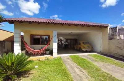 Casa com 3 dormitórios, suíte e pátio no avenida em santa cruz do sul