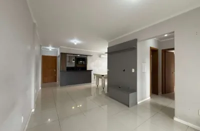 Apartamento no centro com 02 dormitórios e sacada gourmet!