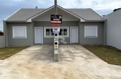 Geminado em fase de construção com 2 dormitórios no bairro joão alves