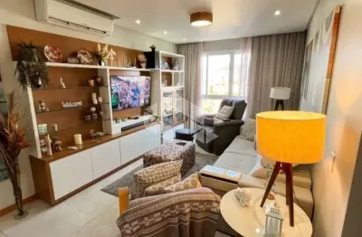 Apartamento semimobiliado com 3 dormitórios, sendo 1 suite no Bairro Santo Inácio