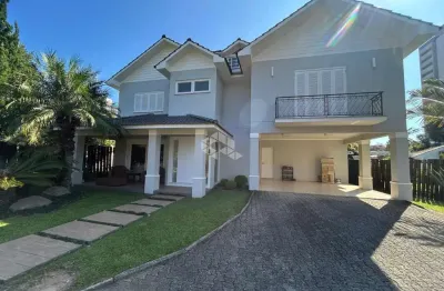 Casa semimobiliada com 3 dormitórios/suítes no Condomínio Jardim Mauá, no Higienópolis!