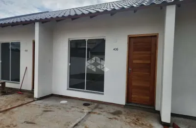 Casa geminada 01 dormitório no bairro arroio grande!