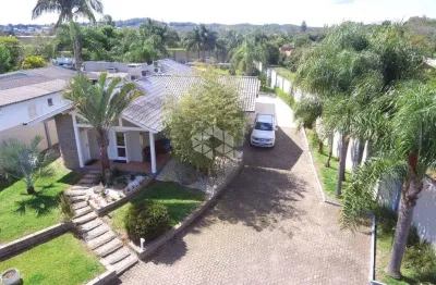 Casa/chácara com 02 dormitórios, piscina, quiosque e mais!