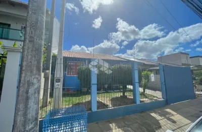 Casa com 2 quartos à venda na Adão Dos Santos, 49, Parque da Matriz, Cachoeirinha