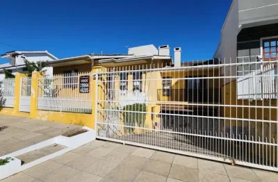 Casa bairro camobi com 4 dormitórios, piscina e pátio