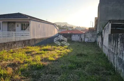 Terreno no bairro picadas do sul, em são josé, sc, medindo 300m² de área total.