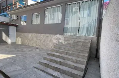 Casa com 5 quartos à venda na Veríssimo Rodrigues Fortuna, 58, Serraria, São José