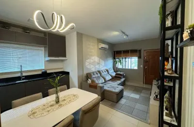 Casa residencial no bairro forquilhas, em são josé, sc, semi-mobiliada, edícula, espaço gourmet, 02 quartos, 02 vagas de garagem.