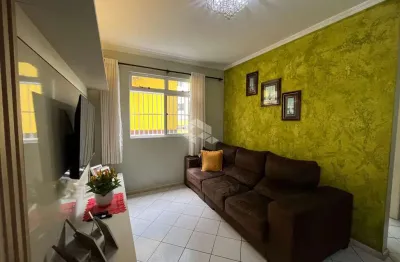 Apartamento com 2 quartos e 1 vaga de garagem no bairro floresta em são josé/sc