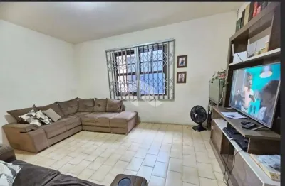 Casa residencial à venda com 3 quartos sendo 1 suíte e 2 vagas de garagem no bairro barreiros em são josé/sc.