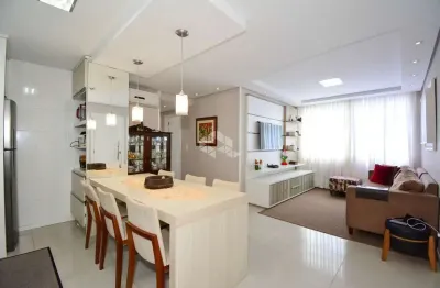 Apartamento à venda com 3 quartos sendo 1 suíte e 1 vaga de garagem no bairro estreito em florianópolis/sc.
