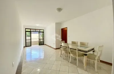 Apartamento à venda com 3 quartos sendo 01 suíte e 1 vaga de garagem no bairro kobrasol em são josé/sc.