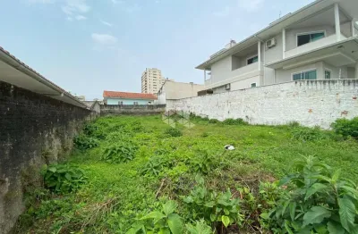 Terreno medindo 360m² de área total no bairro jardim cidade de florianópolis/sc