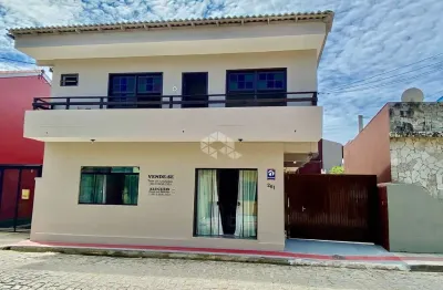 Residencial completo no centro de garopaba -  apenas 50 metros do mar!